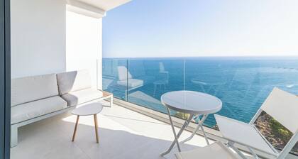 Apartment 'Los Acantilados' with Sea View, Shared Pool and Wi-Fi