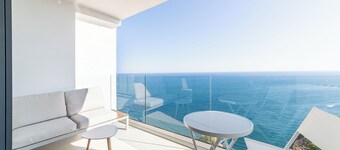 Ferienwohnung 'Los Acantilados' mit Meerblick, Gemeinschaftspool und WLAN
