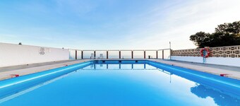 Appartamento 'Los Acantilados' con vista mare, piscina in comune e Wi-Fi