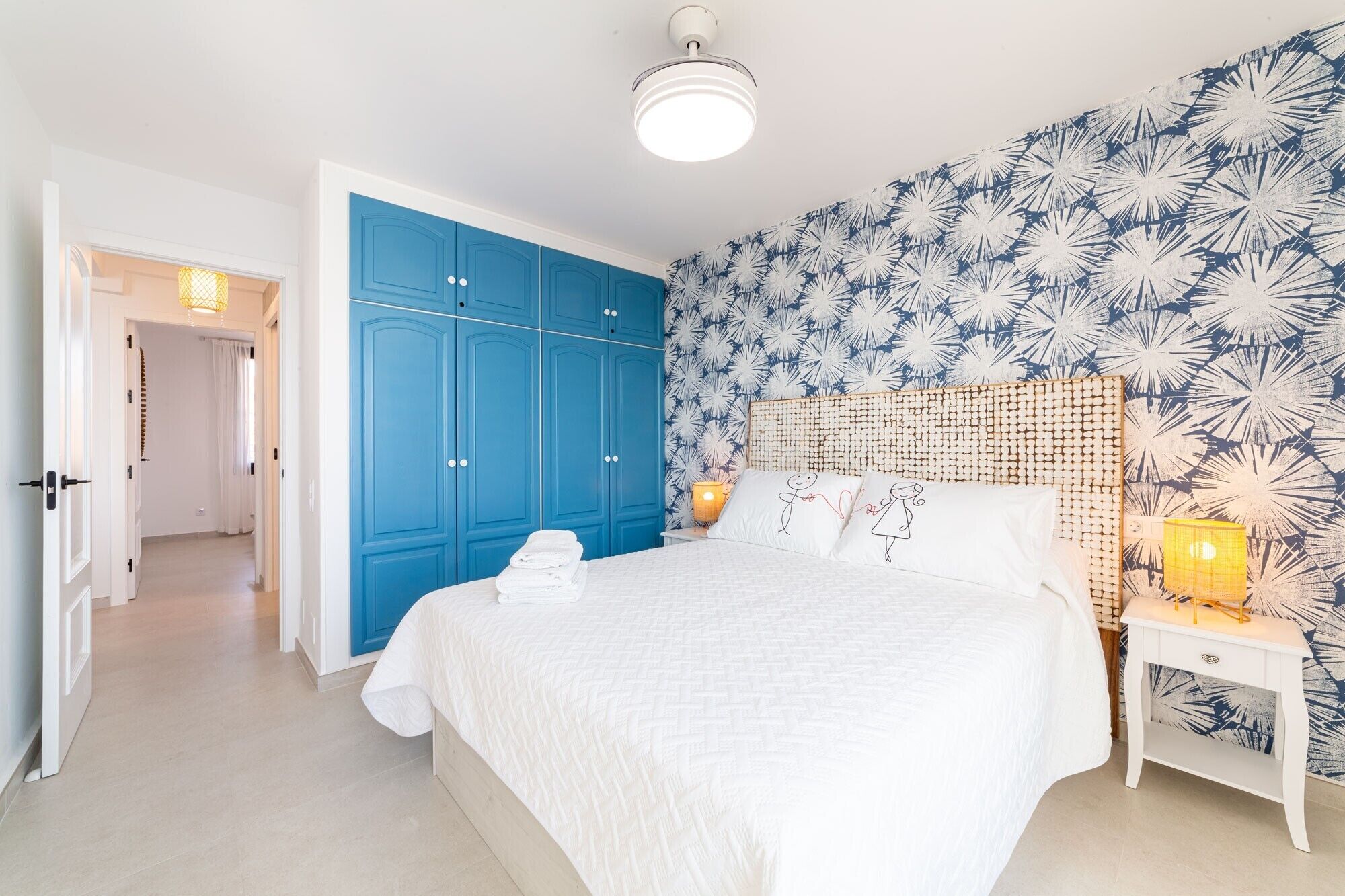 2 dormitorios, tabla de planchar con plancha, wifi gratis y ropa de cama