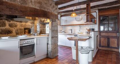 Vacation Home "GĂźte De ChapelĂšche ChĂątaigniers 7 P" with Private Terrace & Wi-Fi