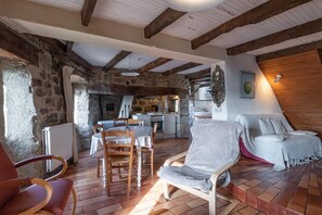 Fireplace - Vacation Home "Gîte De Chapelèche Châtaigniers 7 P" with Private Terrace & Wi-Fi (Gluiras)