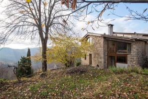 Exterior - Cottage "Gîte De Chapelèche Les Genêts 7 Pl" with Mountain View, Private Terrace & Wi-Fi (Gluiras)