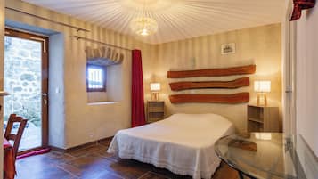 4 chambres, fer et planche à repasser, Wi-Fi gratuit