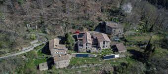 Vacation Home "Gte De Chapelèche Les Glycines" with Private Terrace, Balcony & Wi-Fi