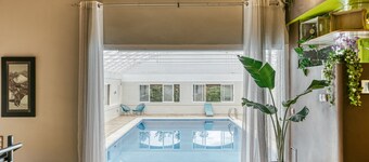 Chalet "Casa Nadia" with Mountain Views, Private Indoor Pool and Wi-Fi