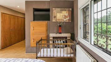 4 habitaciones, tabla de planchar con plancha y wifi gratis