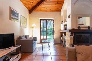 TV, fireplace - Lovely vacation home La kayola (Soorts-Hossegor)