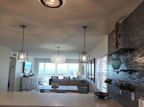 Dining - Whitney Beach 321 2brm beachfront (Longboat Key)