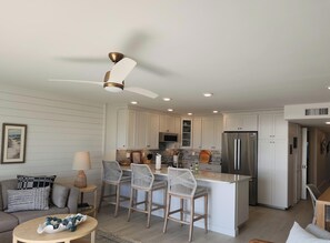 Een televisie en een kantoor