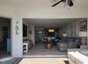 TV, offices - Whitney Beach 319 2brm beachfront (Longboat Key)