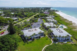 Exterior - Whitney Beach 319 2brm beachfront (Longboat Key)
