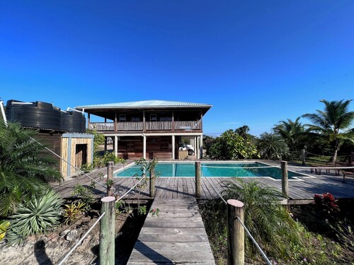 In the middle of pristine nature with a marvelous view of southern lagoon 