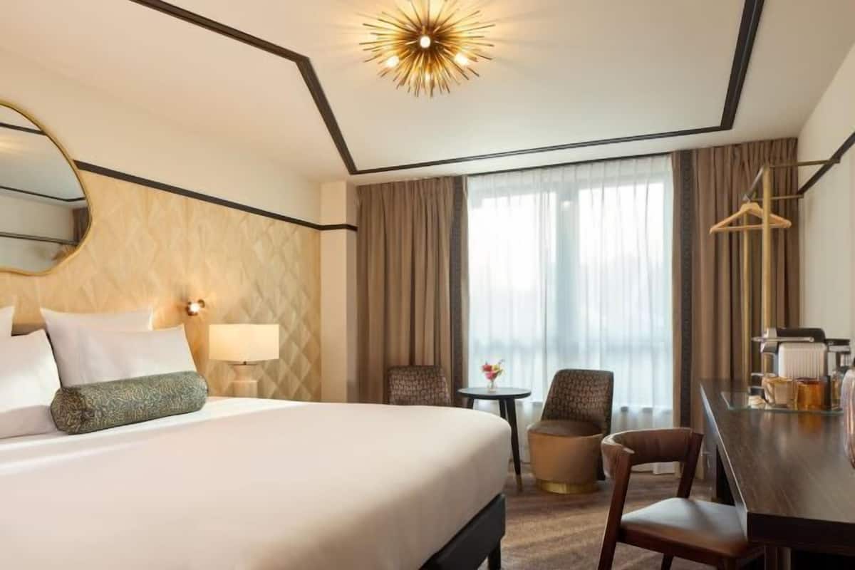 Ropa de cama de alta calidad y minibar 