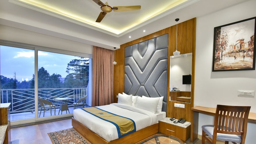 Ark Holiday Inn By DLS Hotels