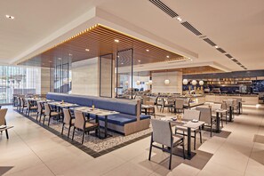 Frokostbuffé hver dag (MYR 45 per person)