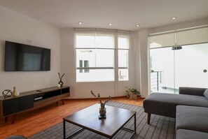 TV, offices - w* | Perfect 3BR near Malecon in Barranco (Barranco)