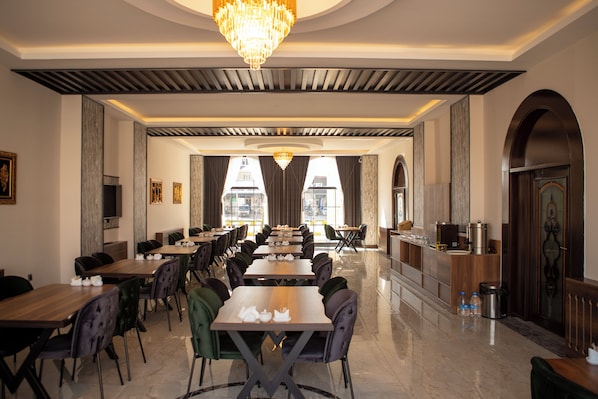 مطعم