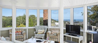 The Round House - Panoramic views of Ilfracombe