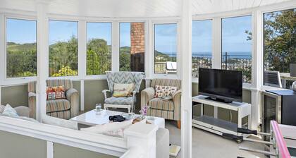 The Round House - Panoramic views of Ilfracombe