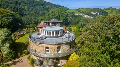 The Round House - Panoramic views of Ilfracombe