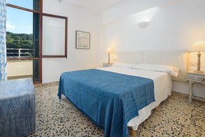 3 chambres, fer et planche à repasser, Wi-Fi, draps fournis