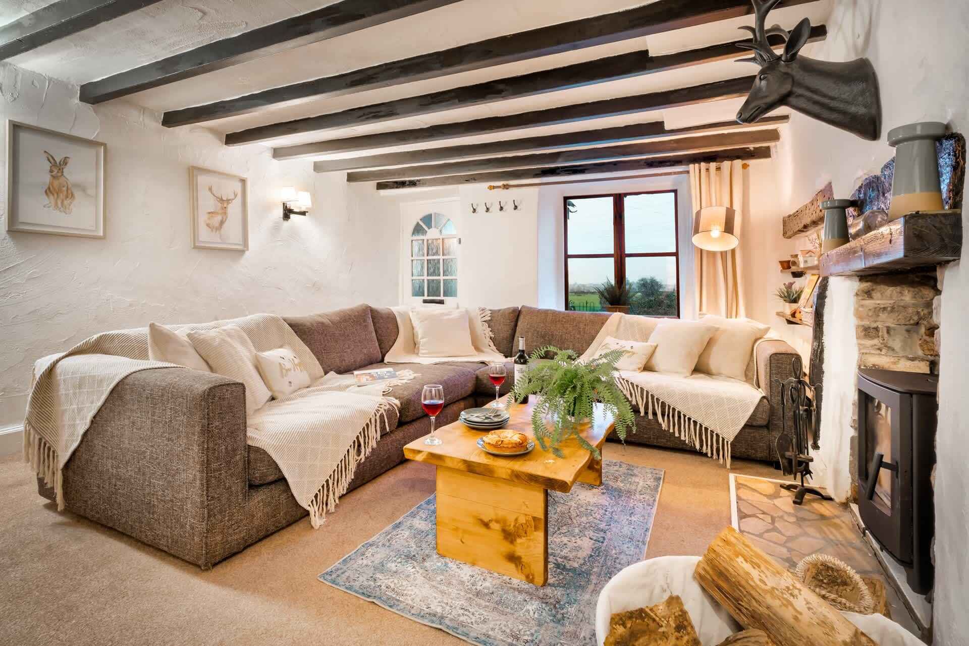 TV, fireplace, offices