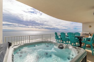 Bañera de hidromasaje privada