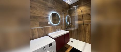 Shower, towels, soap, shampoo