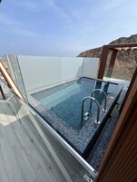 Chalé com design assinado, 1 cama King, terraço, vista para o mar | Piscina particular