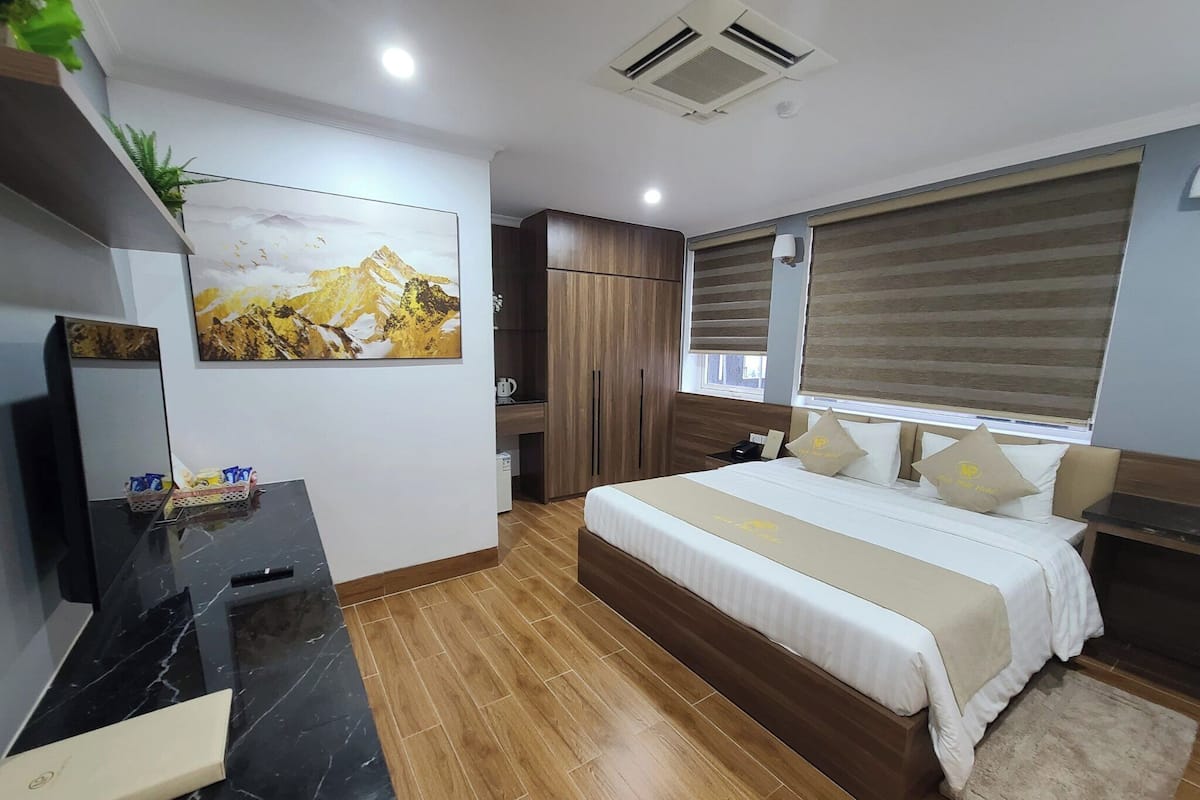 Business Double Room Single Use | In-room safe, desk, blackout drapes, soundproofing