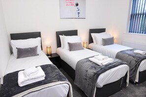 4 bedrooms, iron/ironing board, free WiFi, bed sheets