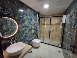 Rainfall showerhead, hair dryer, towels, soap