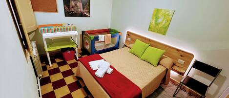 4 bedrooms, desk, iron/ironing board, travel cot
