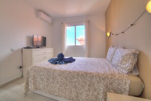 2 Schlafzimmer, Bügeleisen/Bügelbrett, Reisekinderbett, kostenloses WLAN