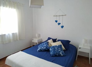 2 bedrooms, WiFi, bed sheets