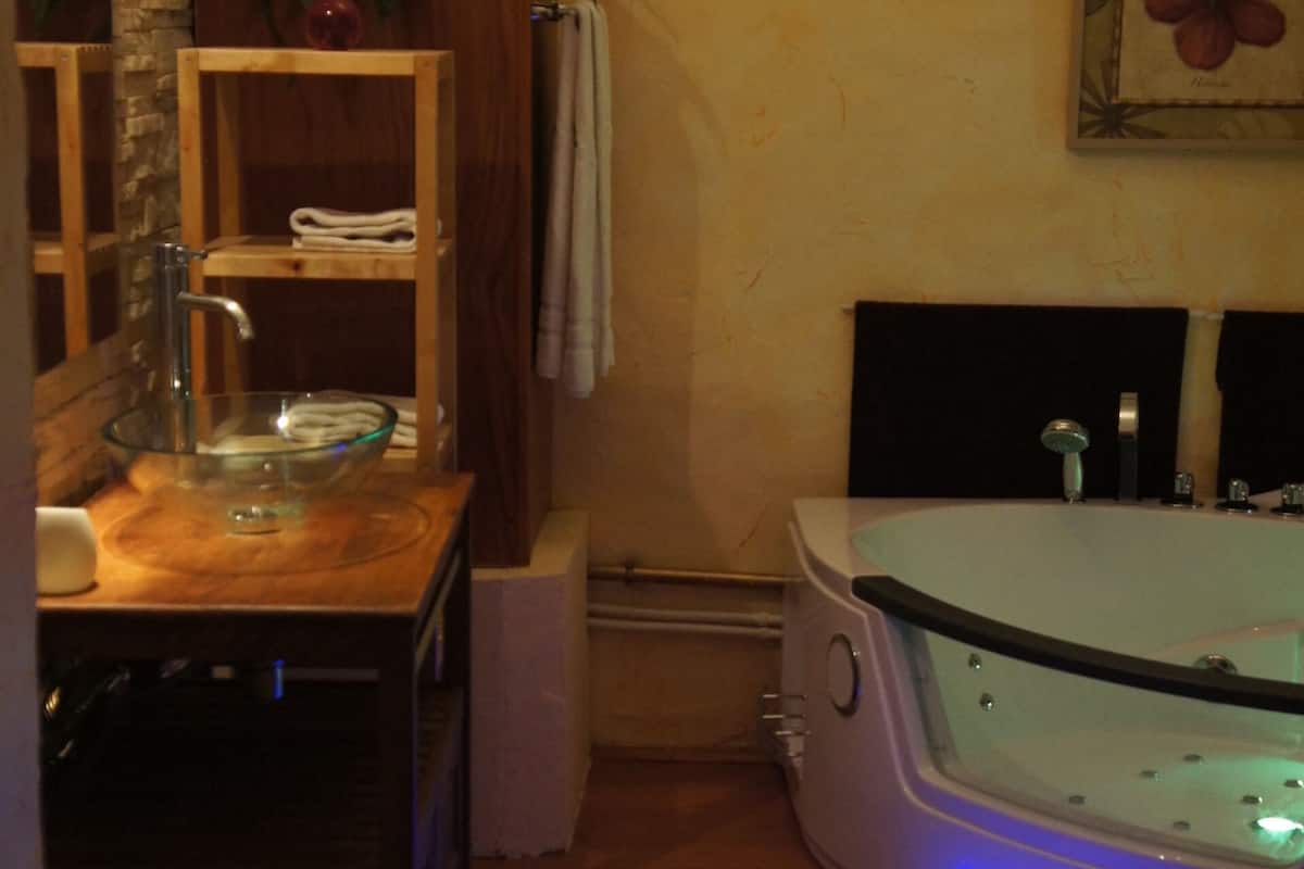 Suíte luxo | Hidromassagem interna