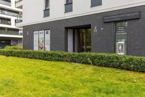 Exterior detail - Światowida 16 | Modern Apartment | Parking (Warszawa)