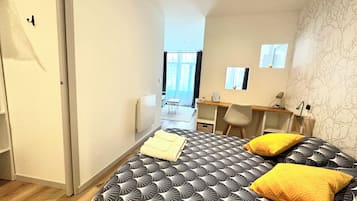 1 bedroom, desk, iron/ironing board, WiFi