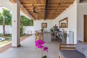 Interior - Villa Jamu Brand new 5 bedrooms 700m from beach (Bali)