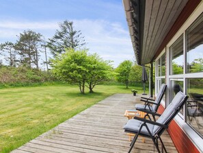 Terrace/patio - "Leif" - 550m from the sea by Interhome (Løkken)