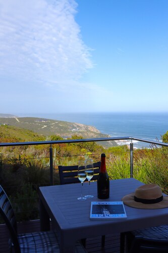 Ocean View - wonderful 5 Bedroom house with solar inverter & pool.
