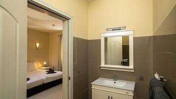 3 camere, Wi-Fi, lenzuola