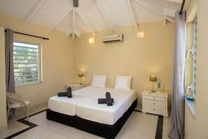 2 bedrooms, WiFi, bed sheets - Prikichi D2 Relax & Dive Resort Bonaire Village (Kralendijk)