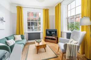 Living area - A family retreat that sleeps 4 guests in 2 bedrooms (York)