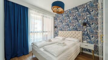 Apartemen (22B/49) | Didekorasi berbeda-beda dan dilengkapi dengan perabotan berbeda-beda