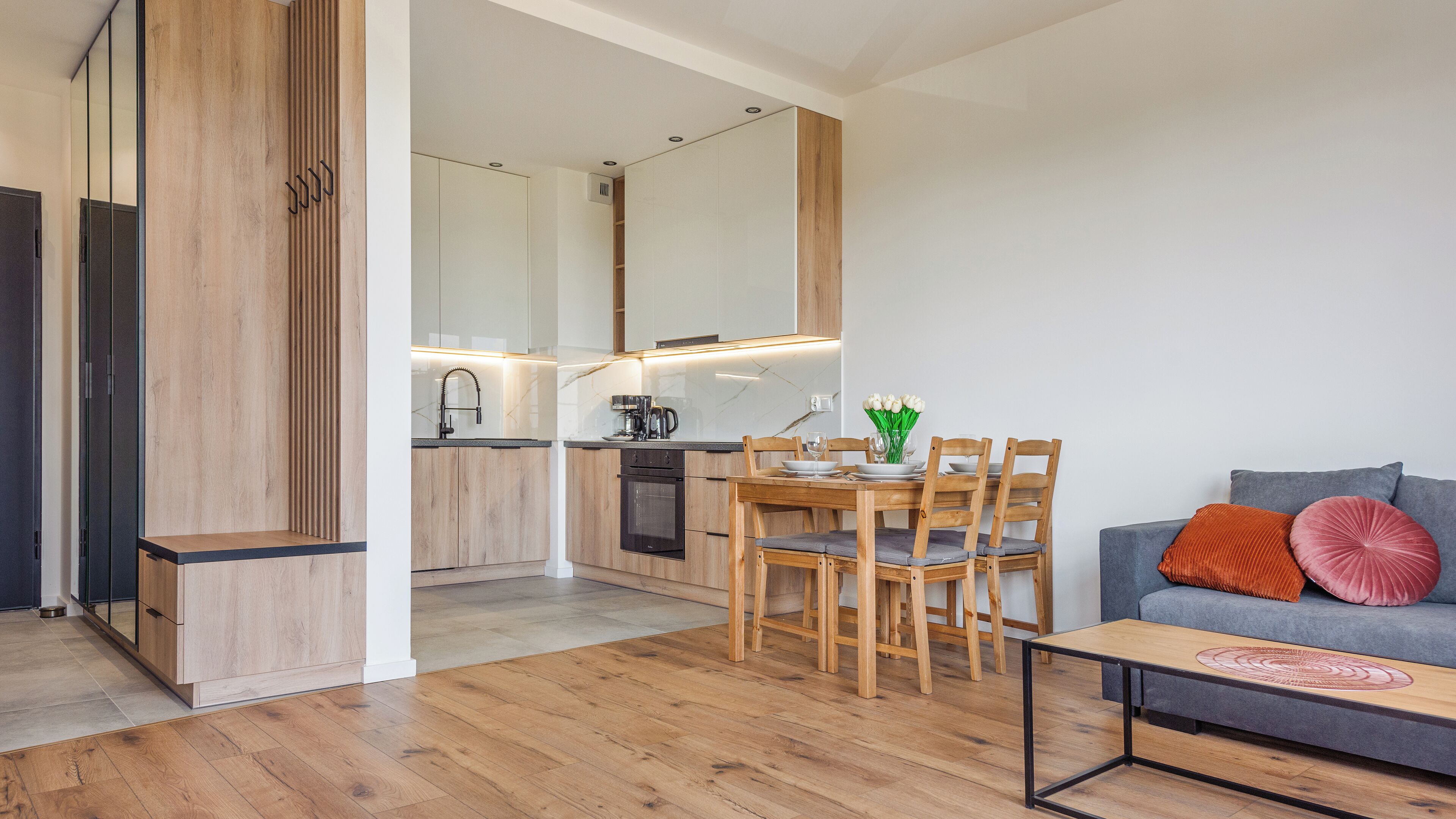 Apartment (26A/33) | Living area | Flat-screen TV