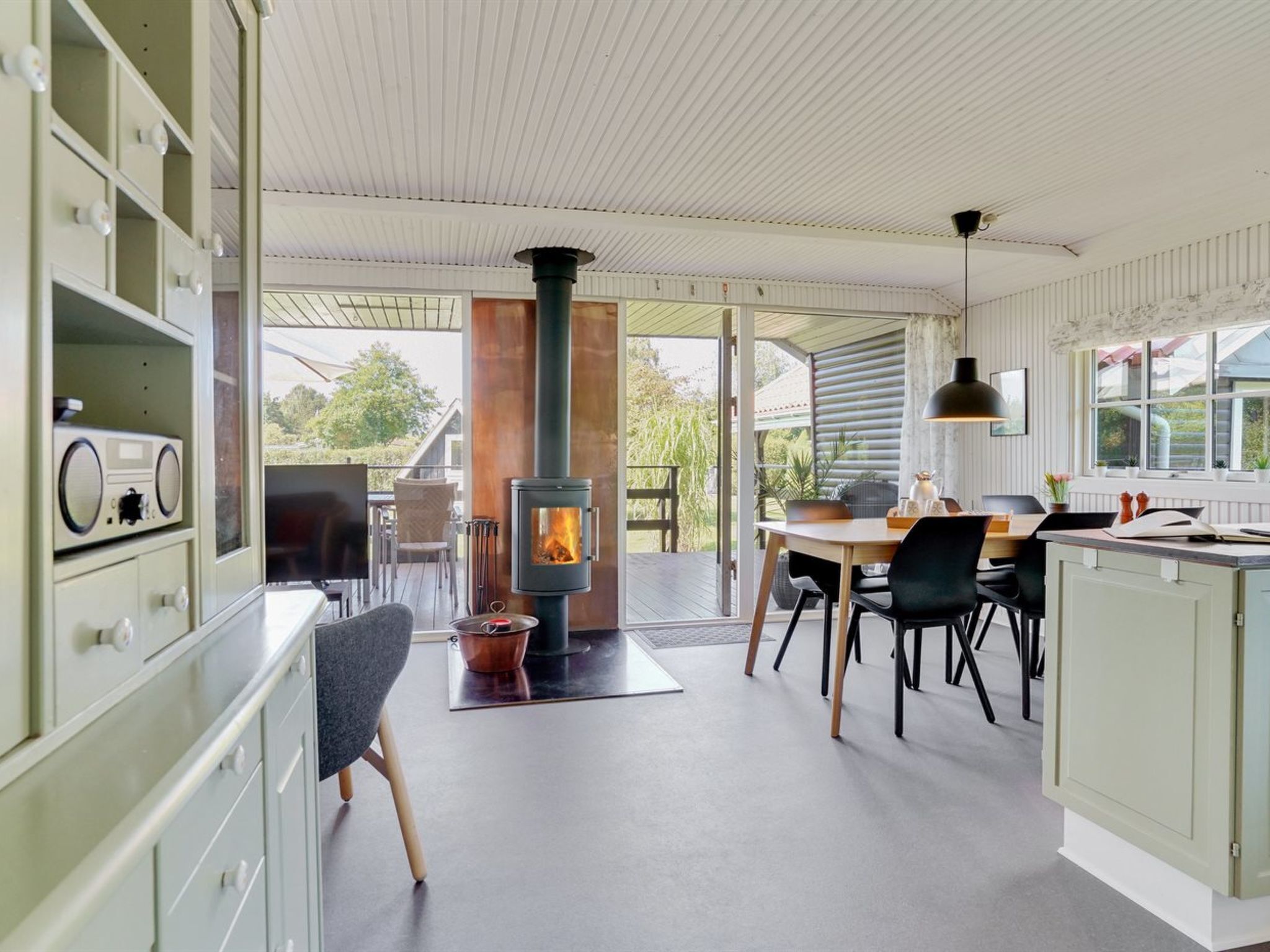 المنشأة من الداخل