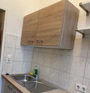 Comfort-Apartment | Eigene Küche | Kühlschrank, Geschirrspüler, Kochgeschirr/Geschirr/Besteck