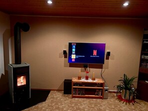 Interior - Spacious Apartment with 3 bedrooms, 2 bathrooms, kitchen and living room  (Poschiavo)